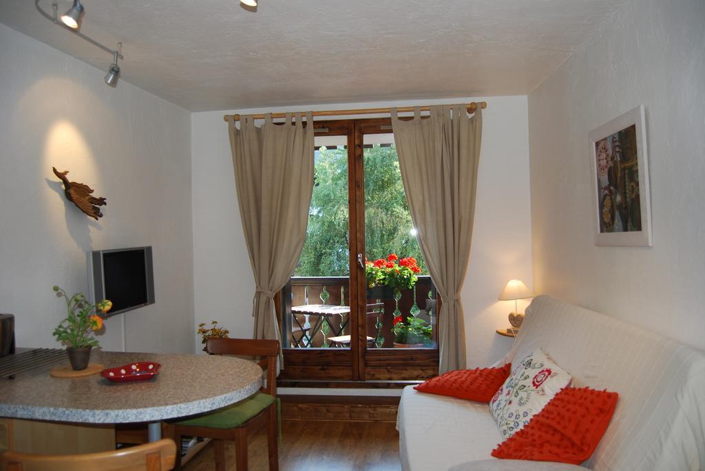 Apartment Courmayeur Chamonix Ruang foto