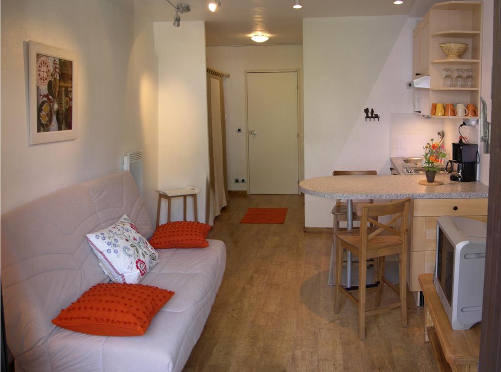 Apartment Courmayeur Chamonix Ruang foto